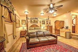 Tabla de planchar con plancha, wifi gratis y ropa de cama 