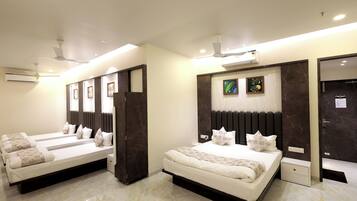 Bureau, fer et planche Ă  repasser, Wi-Fi gratuit