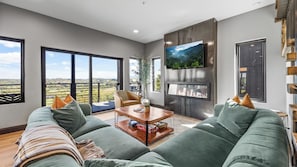 Interior - The Back Nine Retreat by Avantstay Private Golf Sim, Firepit & Mountain Views Near Dollywood (Sevierville)