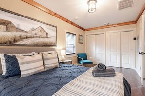 1 slaapkamer, een strijkplank/strijkijzer, reisbedje, gratis wifi