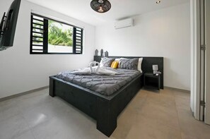 2 bedrooms, iron/ironing board, WiFi, bed sheets - Rejuvenate@ peaceful 2-bedroom 2 bath condo poolside in Jan Thiel with WiFi, AC (Jan Thiel)