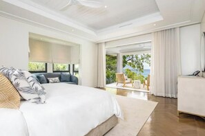 6 bedrooms, iron/ironing board, WiFi - One Beachlands (Holetown)