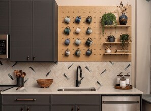 Interior - Stylish Artisan Loft w/Chic Design - The Potter (Philadelphia)