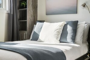 2 bedrooms, desk, free WiFi, bed sheets