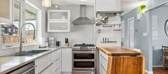 Blackfalds Bungalow | Outdoor Fire Pit | Central