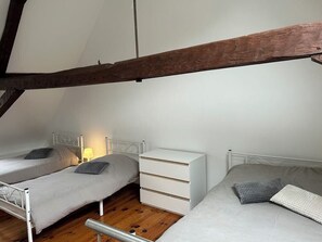2 habitaciones, tabla de planchar con plancha y wifi gratis 