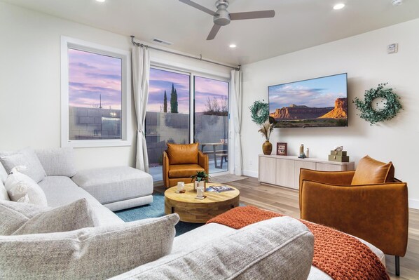 Living area - Zion Skyline Resort 32 (Hurricane)