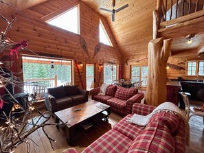 Chalet WAPITI Spa | Living area | Flat-screen TV, fireplace - Les Chalets de Môh  (La Malbaie)