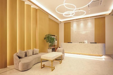 Lobby. Jinjiang Inn (Shanghai Pudong Huinan Wildlife Park Store)