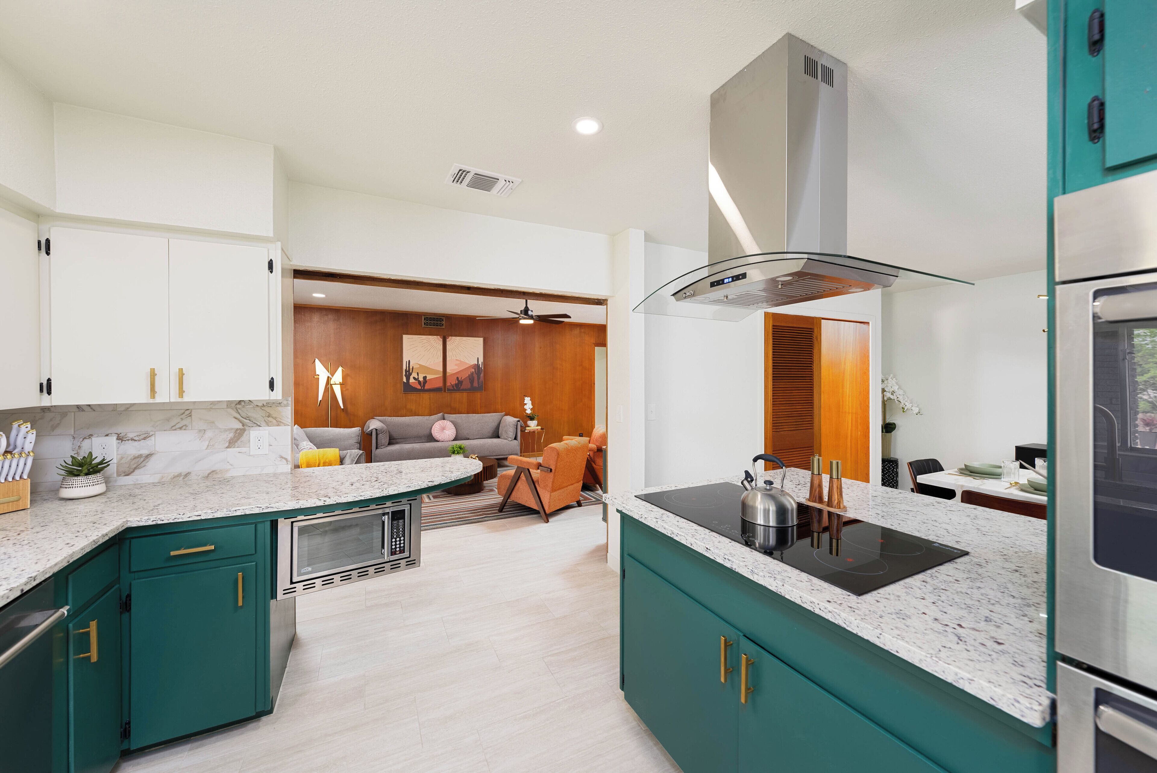 Refrigerador, microondas, horno, placa de cocina