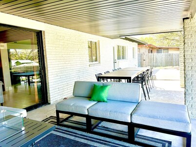 The Emerald Oasis -Pickleball & Pool May 1st l Disc Golf l Game Room