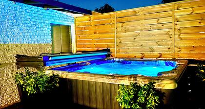 Sleep12-King4BR+Pool+HotTub+Pickleball+Bball+Arcde,SeaWrld,SixFlags,AirPt,DwnTwn