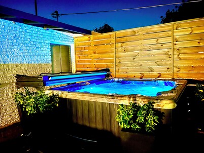 Sleep12-King4BR+Pool+HotTub+Pickleball+Bball+Arcde,SeaWrld,SixFlags,AirPt,DwnTwn