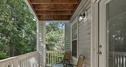 Moodyjoy Condo - Close to Shopping & Dining