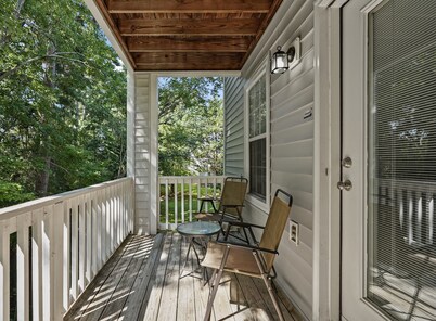 Moodyjoy Condo - Close to Shopping & Dining