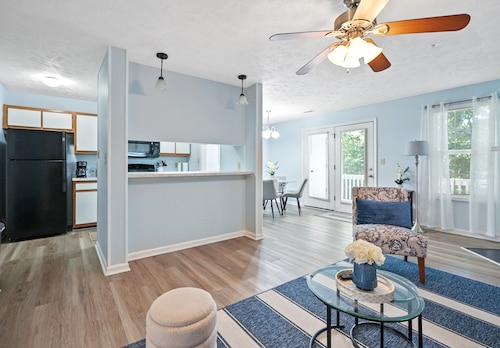 Moodyjoy Condo - Close to Shopping & Dining