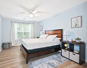 2 bedrooms, iron/ironing board, WiFi, bed sheets