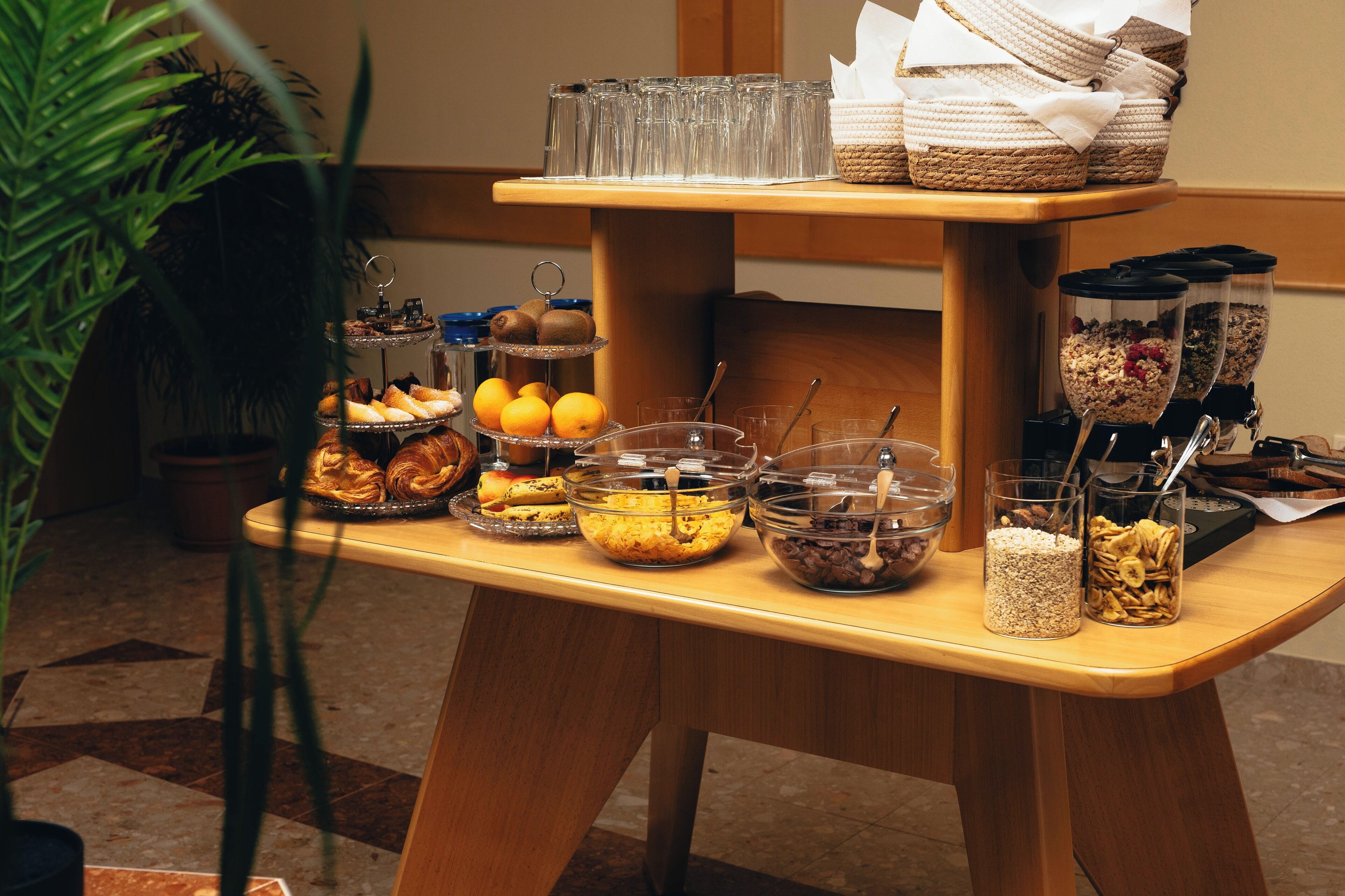 Free daily buffet breakfast 