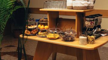 Free daily buffet breakfast