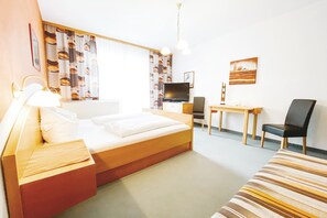 Standard Double Room, Balcony, Garden View