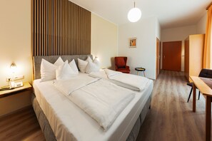 Deluxe Double Room, Balcony, Vineyard View