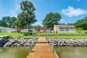 Property grounds - Swim, Fish & Explore! Family Hague Haven w/ Dock (Hague)