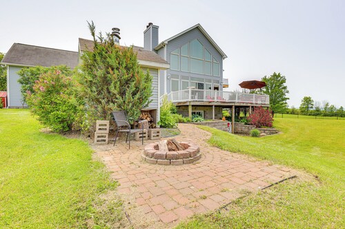 ‘The Gathering Place’: Rushville Home w/ Hot Tub