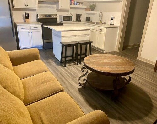 Clean & Cozy 3 Bedroom/2 Bathroom Brick house Near TTU & UMC