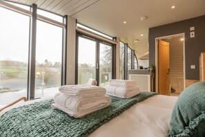 2 chambres, bureau, Wi-Fi gratuit, draps fournis