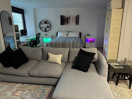 Large new studio in vibrant midtown New York City