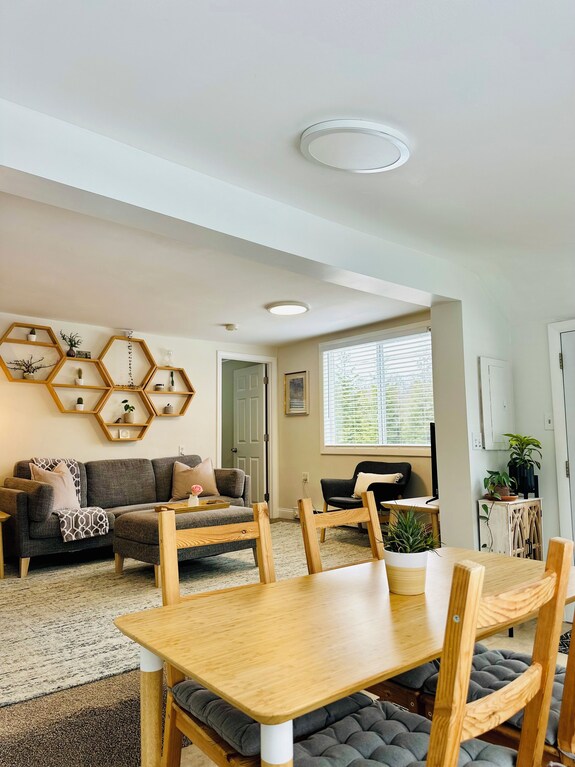 Charming Coastal Escape Near Wickford, Ri. Close To Beaches And Coastal Charm! - Rhode Island