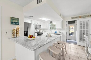 Fridge, microwave, oven, stovetop - Walk to Beach 0.3 miles, Fire Pit, Mini Golf, 11 Pools, 4 Bikes, Shuffleboard (Panama City Beach)