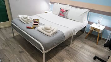 Family Room, Balcony | Hypo-allergenic bedding, free minibar, in-room safe