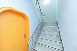 Interior - Red House Hotel (Shanghai Red House Hospital Lujiabang Road Subway Station Branch) (Shanghai)