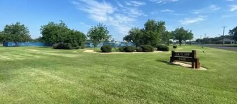 Affordable + Pet Friendly 1 BR + sofa bed/1BA #B