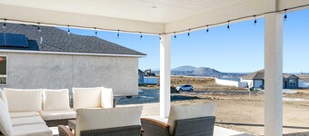 Icon Escape - 3 bedroom family home - Ideal Kennewick location - Sleeps 8