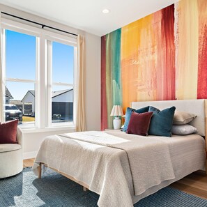 3 Schlafzimmer, Schreibtisch, Bügeleisen/Bügelbrett, Reisekinderbett