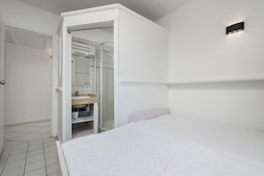 2 室のベッドルーム、アイロン / アイロン台、WiFi、ベッドシーツ