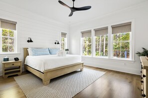 4 bedrooms, iron/ironing board, WiFi