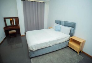 2 室のベッドルーム、アイロン / アイロン台、WiFi、ベッドシーツ