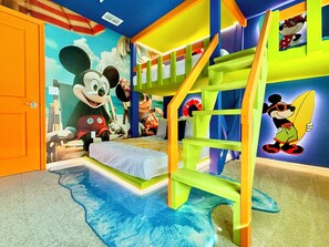 Children’s area - Themed Bedrooms, Game Room & Private Pool with BBQ – Minutes from Disney (Clermont)