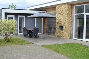 House | Outdoor dining