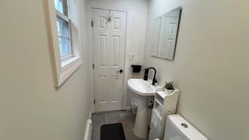 Handtücher, Seife, Shampoo, Toilettenpapier