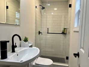 Handdoeken, zeep, shampoo, toiletpapier