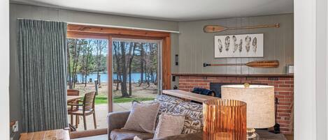 Téléviseur, foyer, jeux vidéo, lecteur de DVD