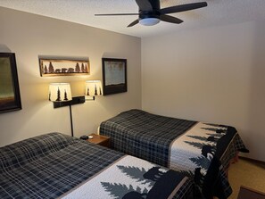 2 bedrooms, iron/ironing board, free WiFi, bed sheets