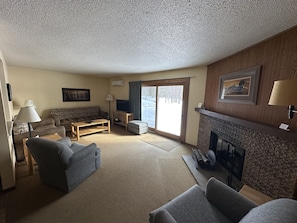 TV, fireplace, video games, DVD player - Lake Forest Resort – Relax on a Pristine Sandy Beach in the Northwoods! (Eagle River)