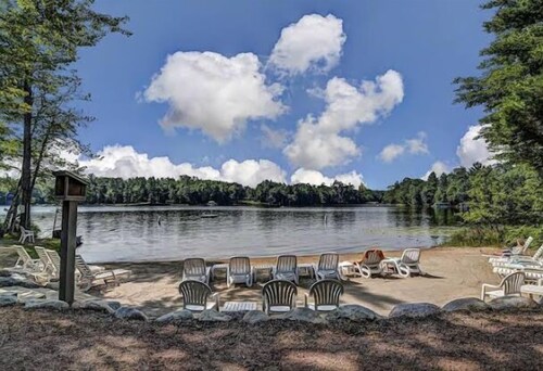 2Bed, 2Bath on Eagle River Chain of Lakes, Boat Slip Included