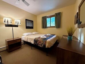 2 chambres, fer et planche à repasser, lit parapluie, Wi-Fi gratuit
