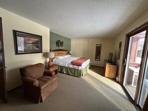 2 bedrooms, iron/ironing board, travel cot, free WiFi